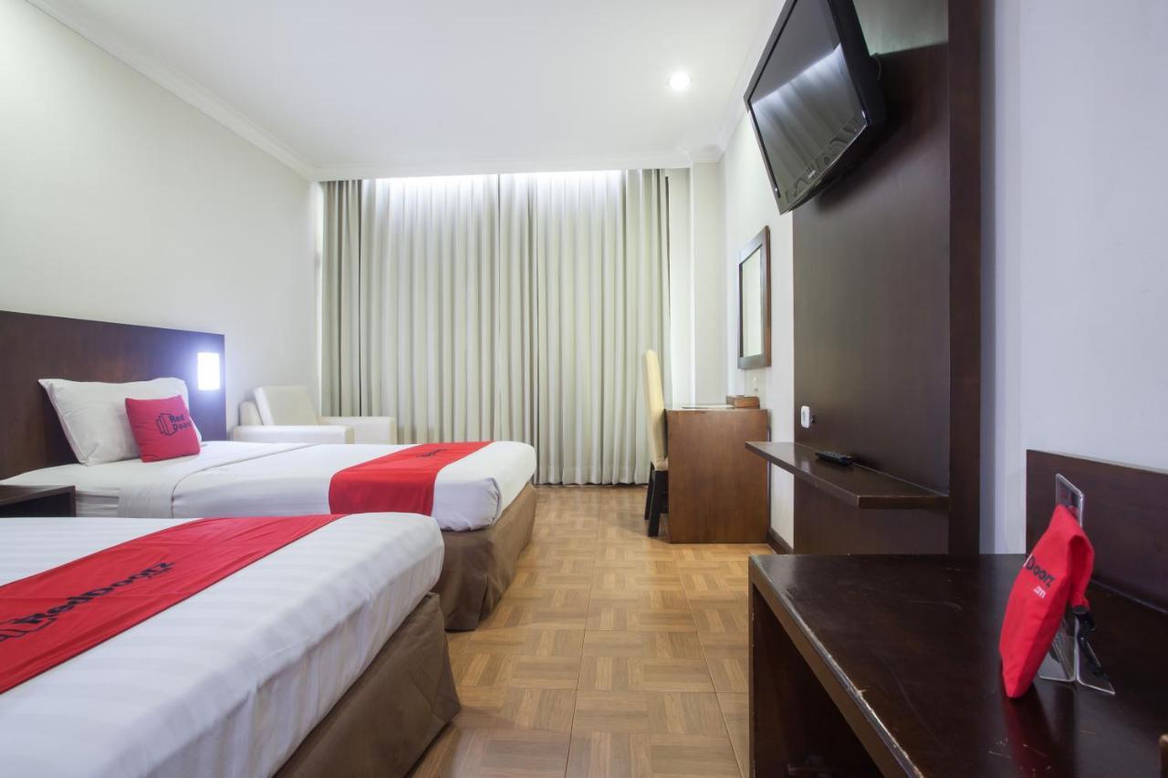 Hotel Reddoorz Plus @ Surabaya City Center Zewnętrze zdjęcie