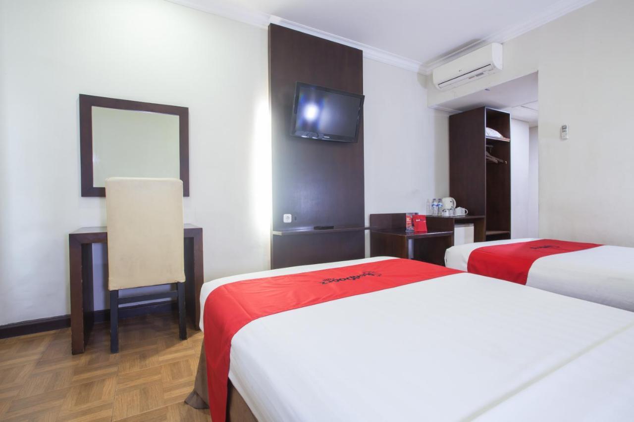 Hotel Reddoorz Plus @ Surabaya City Center Zewnętrze zdjęcie