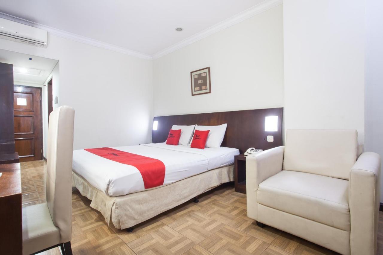 Hotel Reddoorz Plus @ Surabaya City Center Zewnętrze zdjęcie