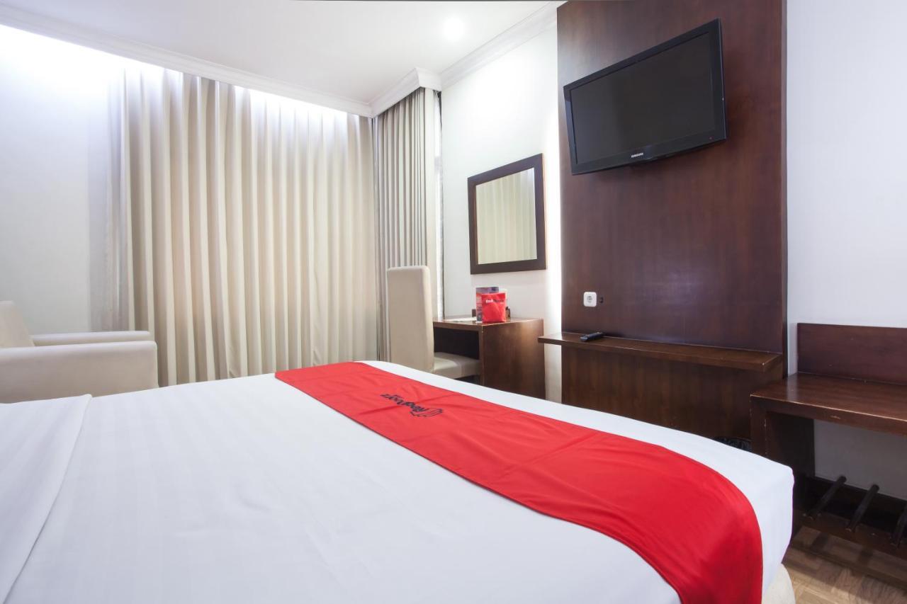 Hotel Reddoorz Plus @ Surabaya City Center Zewnętrze zdjęcie