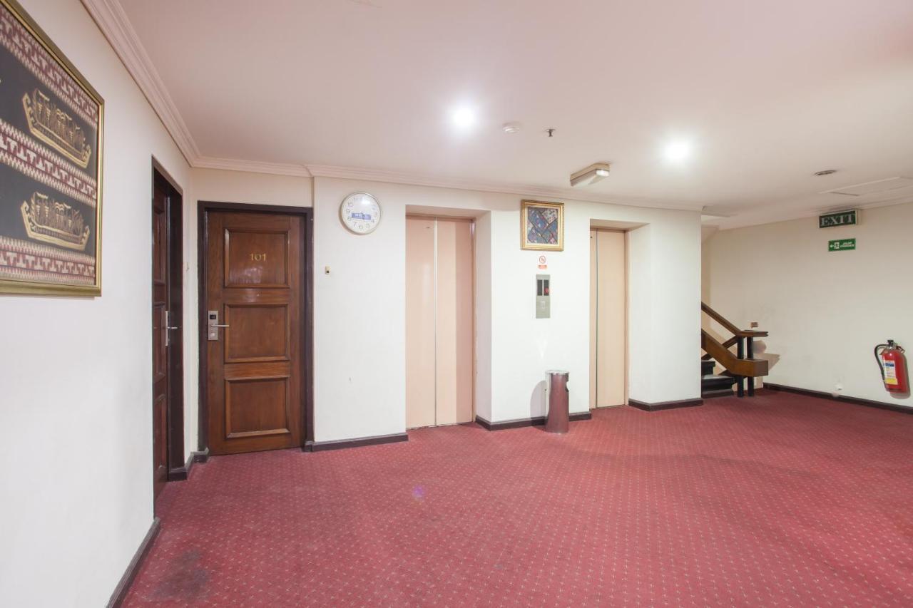 Hotel Reddoorz Plus @ Surabaya City Center Zewnętrze zdjęcie