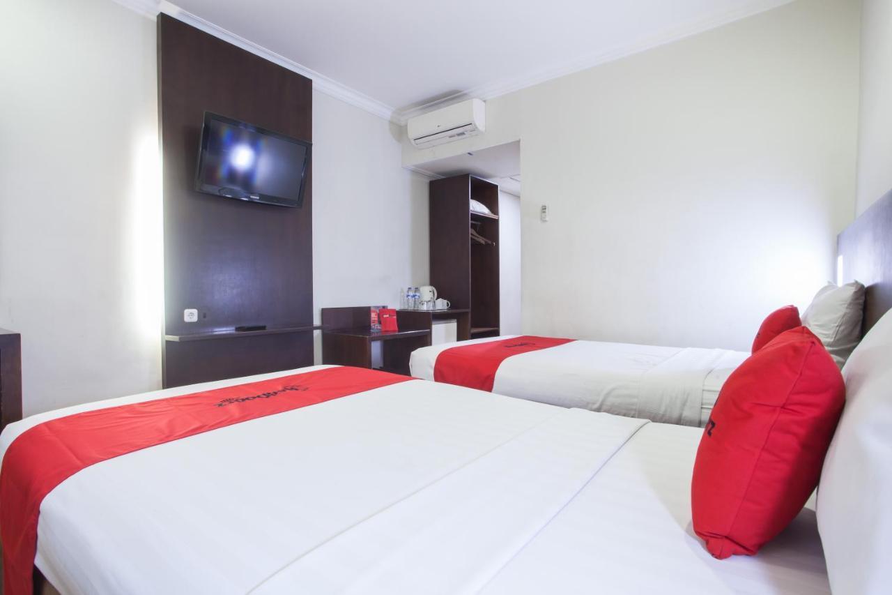 Hotel Reddoorz Plus @ Surabaya City Center Zewnętrze zdjęcie