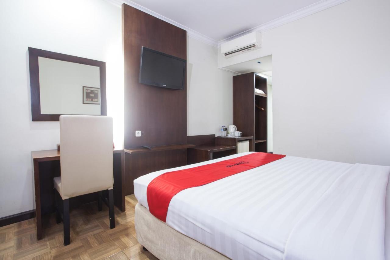 Hotel Reddoorz Plus @ Surabaya City Center Zewnętrze zdjęcie